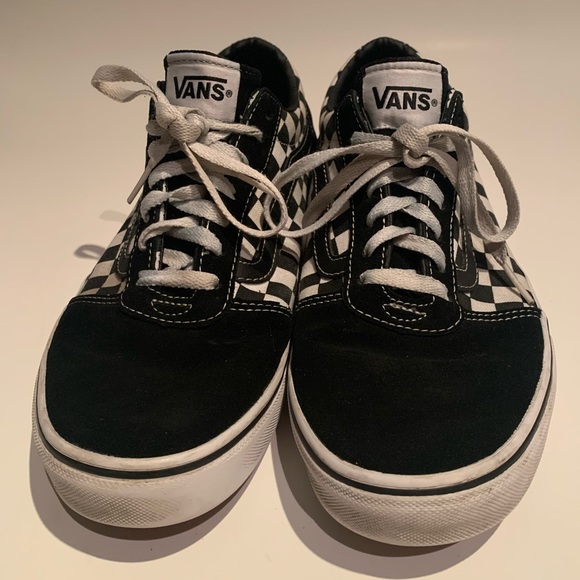 checkerboard low top vans